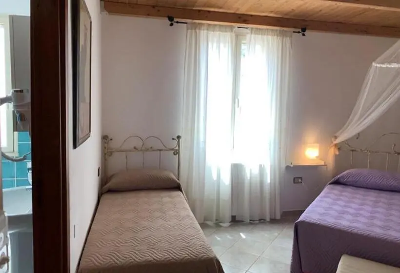 Standard Kolmen Hengen Huone, B&b S'incontru