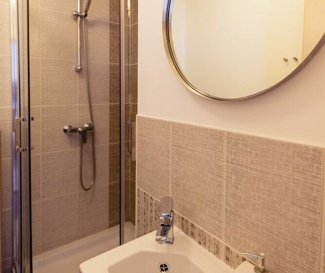 标准间带游泳池, Rooms & Apartments Karlo