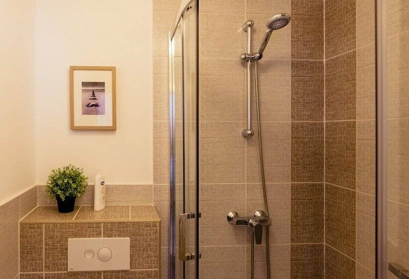 标准间带游泳池, Rooms & Apartments Karlo