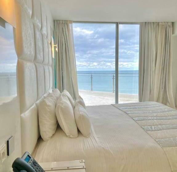 سوییت اجرایی, La Tour Blanche