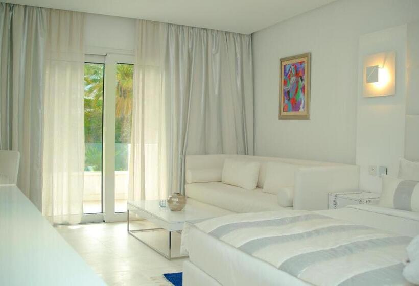 اتاق لوکس, La Tour Blanche