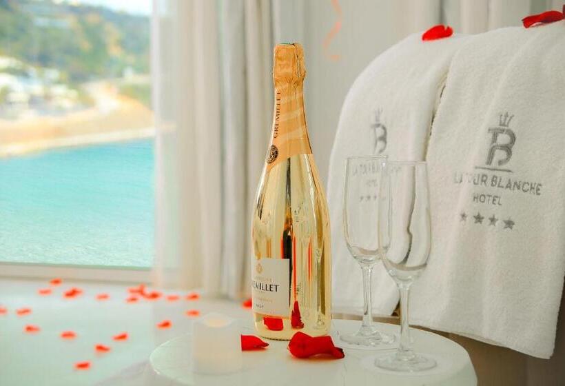 سوییت سوپریور با چشمانداز دریا, La Tour Blanche