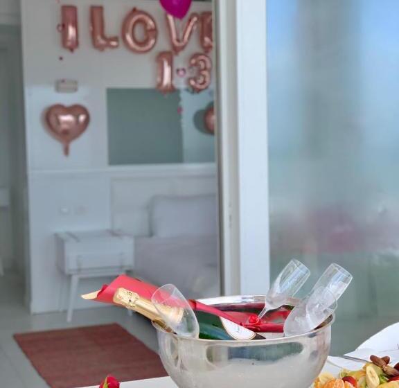 سوییت با چشمانداز دریا, La Tour Blanche