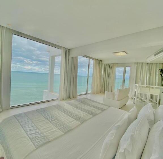 سوییت با چشمانداز دریا, La Tour Blanche