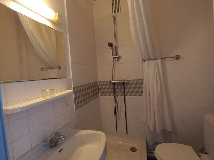 Номер Стандарт, Hôtel Labat