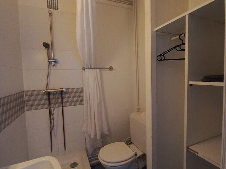 Номер Стандарт, Hôtel Labat