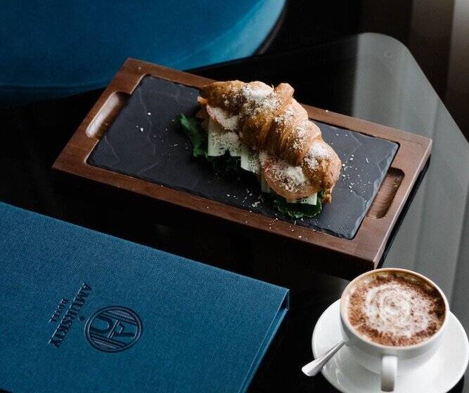 اتاق لوکس, Amurskiy