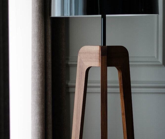 اتاق لوکس, Amurskiy