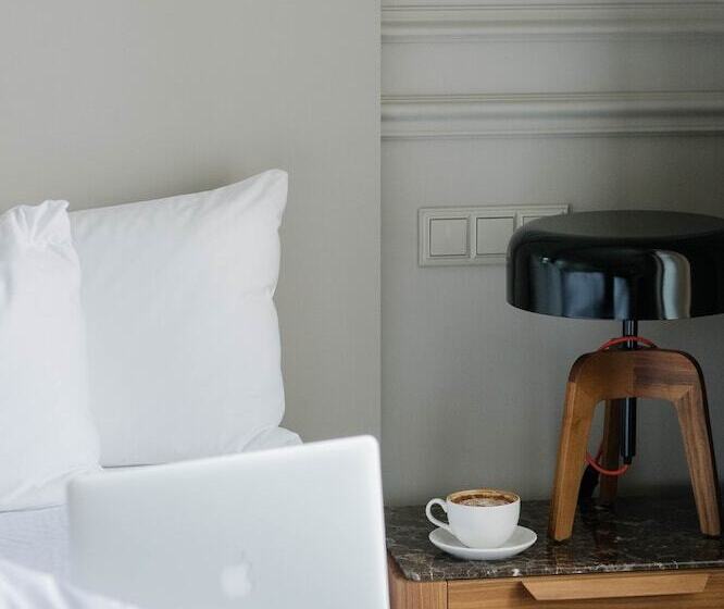 اتاق لوکس, Amurskiy