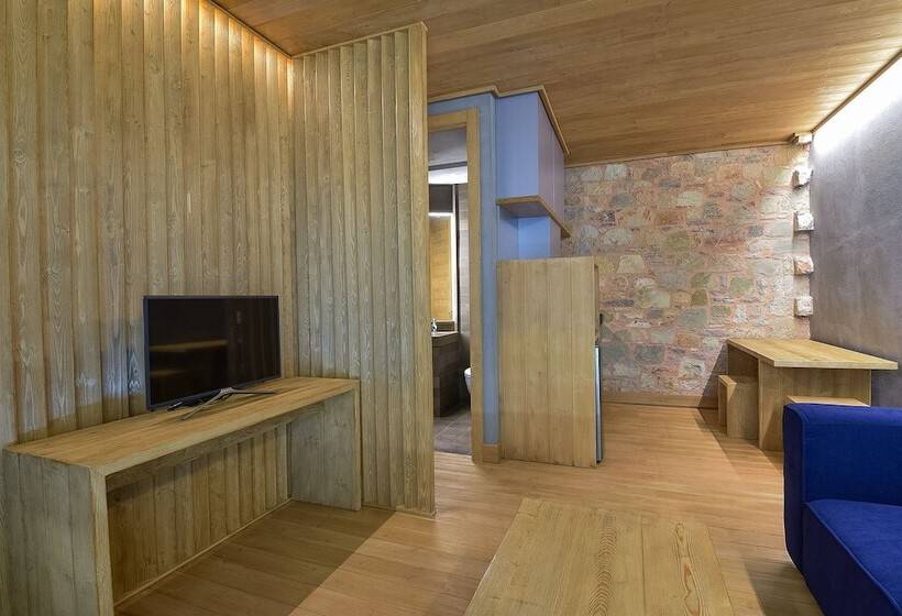 سوییت جونیور, Escapade Luxury Residences