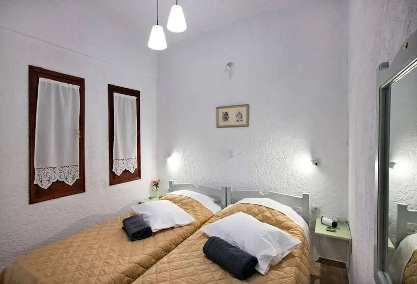 Huoneisto 1 Makuuhuone Puutarhanäkymä, New Aurora Apts Studios
