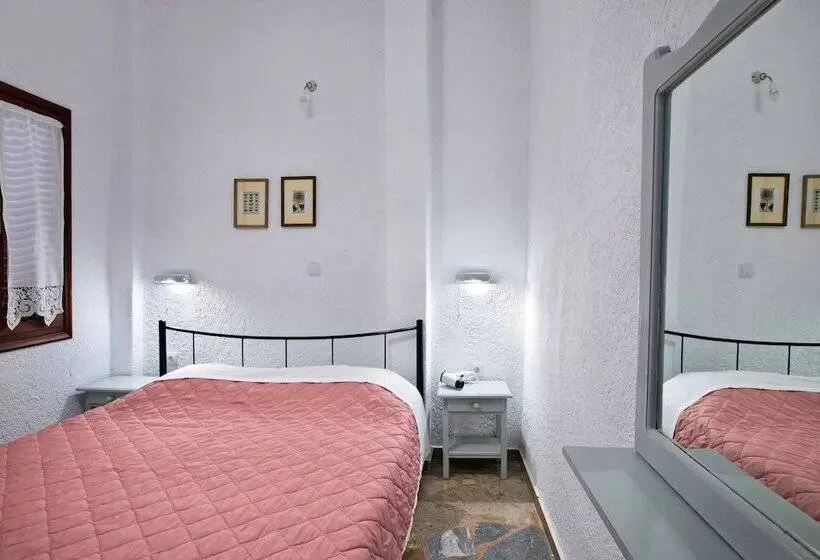 Huoneisto 1 Makuuhuone Puutarhanäkymä, New Aurora Apts Studios
