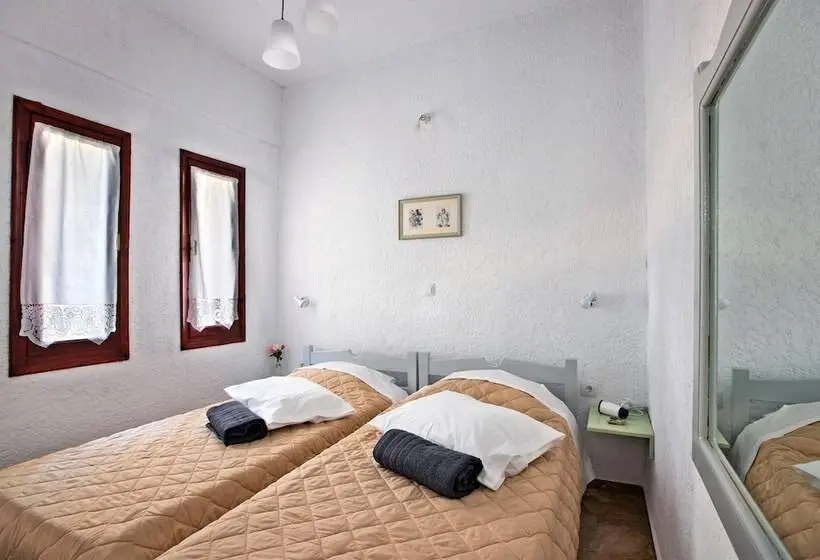 Huoneisto 1 Makuuhuone Puutarhanäkymä, New Aurora Apts Studios