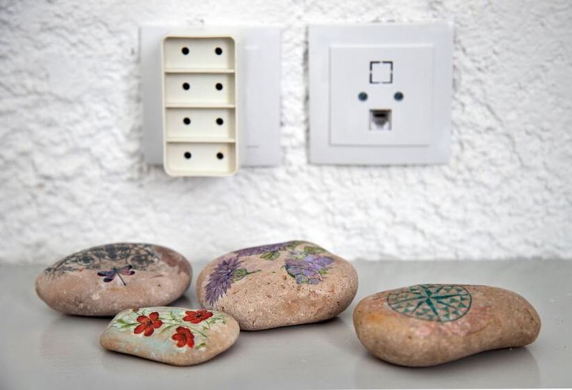 带1个卧室带花园景观的公寓, New Aurora Apts Studios