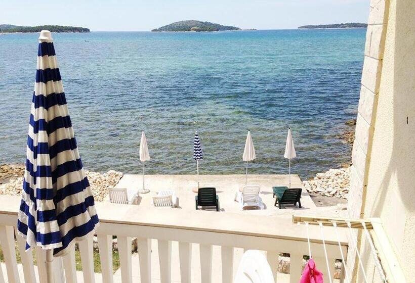 شقة غرفة واحدة, Apartments Grivičić