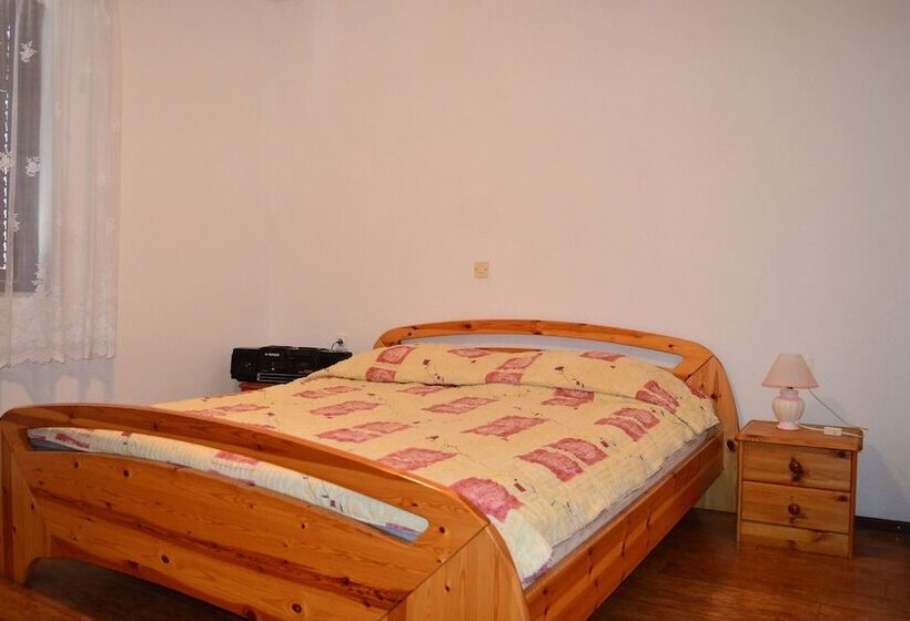 침실 1개 아파트, Apartments Ivica Pakostane