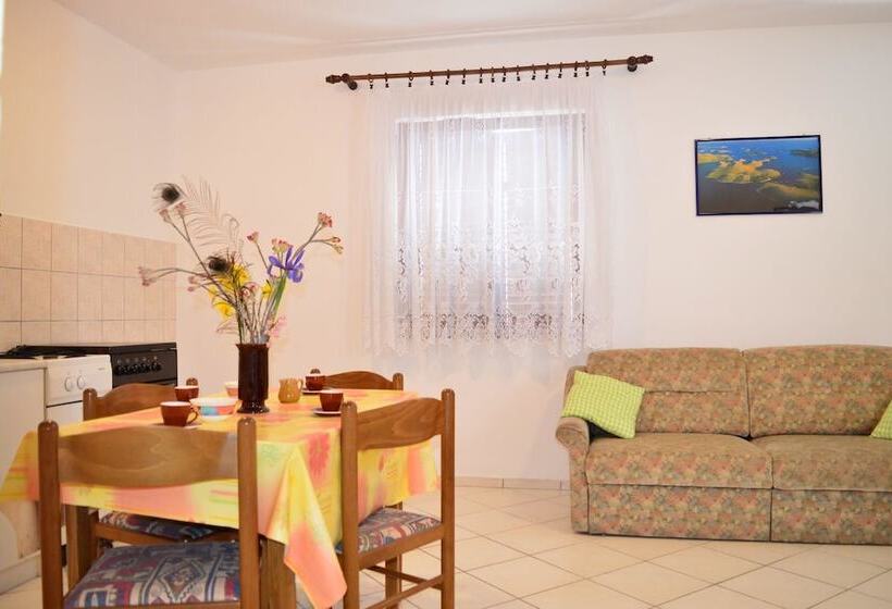 침실 1개 아파트, Apartments Ivica Pakostane