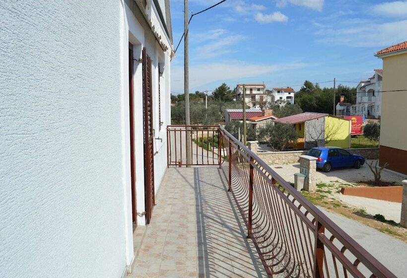 침실 1개 아파트, Apartments Ivica Pakostane