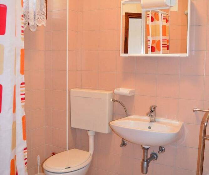 침실 1개 아파트, Apartments Ivica Pakostane