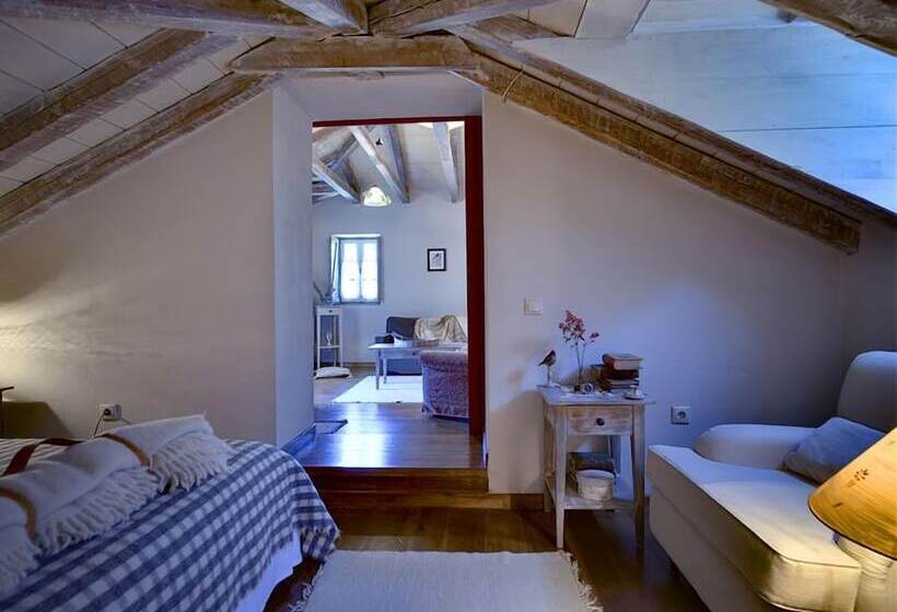 חדר משפחתי, Avragonio