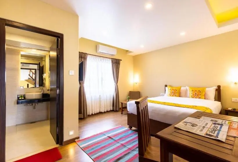 اتاق سوپریور با تخت بزرگ, Mala Pokhara