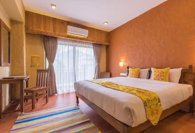 اتاق سوپریور با تخت بزرگ, Mala Pokhara