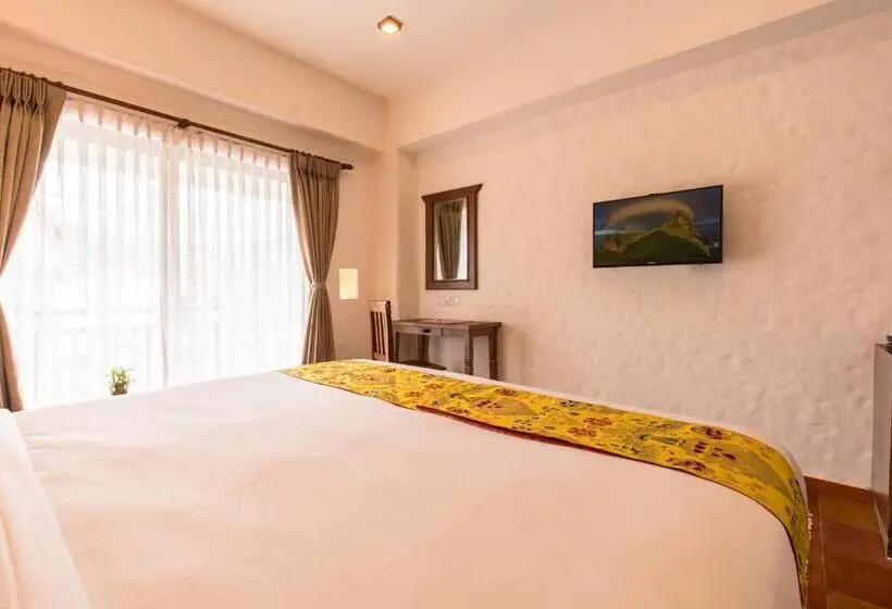 اتاق اکونومی, Mala Pokhara
