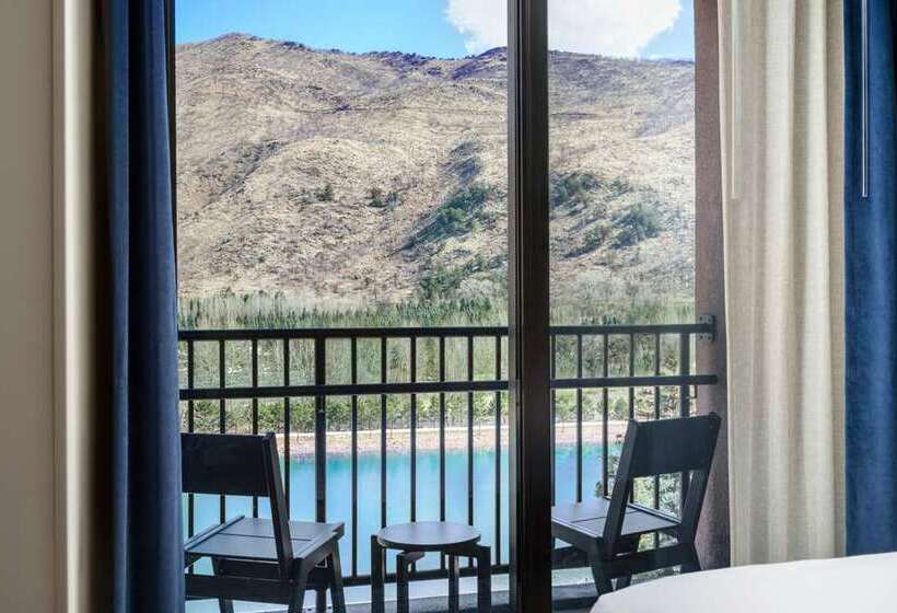 Chambre Standard Vue Piscine, Hilton Palm Springs Resort