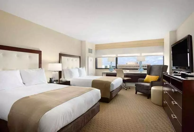プールビュースタンダードルーム, Hilton Palm Springs Resort