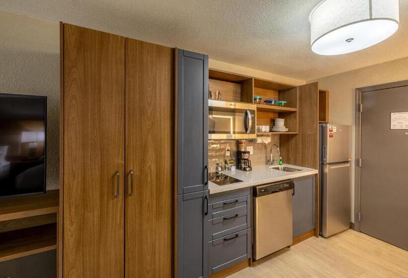 スタンダードスタジオ, Candlewood Suites Wichita Northwest, An Ihg
