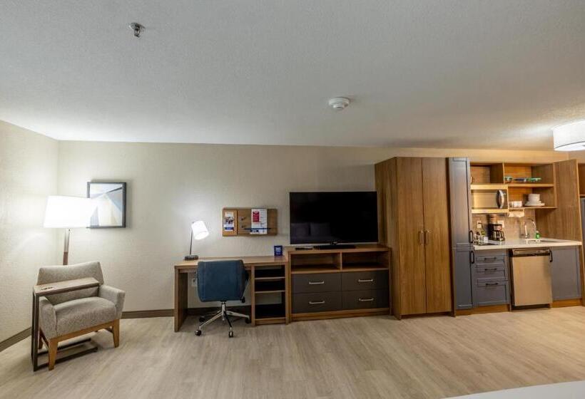 スタンダードスタジオ, Candlewood Suites Wichita Northwest, An Ihg