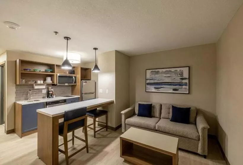 キングサイズベッドのスイートルーム, Candlewood Suites Wichita Northwest, An Ihg