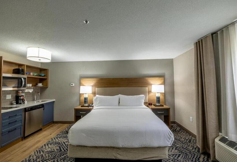 キングサイドベッドのスタンダードワンルーム, Candlewood Suites Wichita Northwest, An Ihg