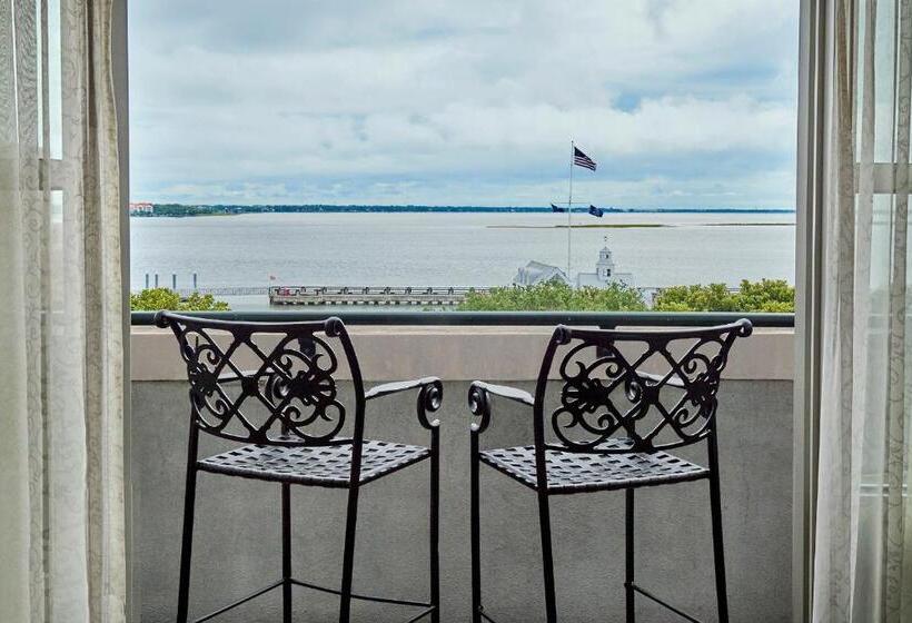 プレミアムルーム, Harbourview Inn