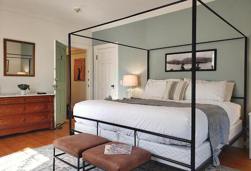 اتاق استاندارد با تخت بزرگ, Hearthside Inn