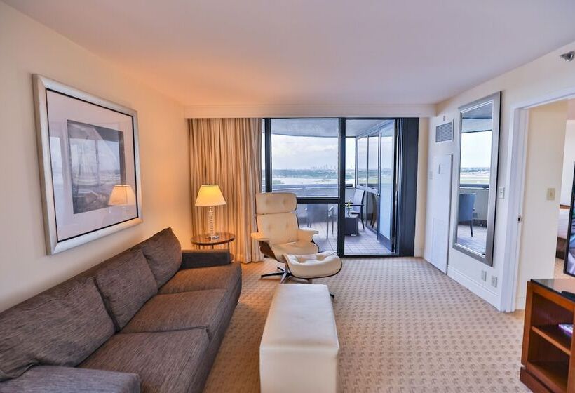 جناح, Hilton Miami Airport Blue Lagoon