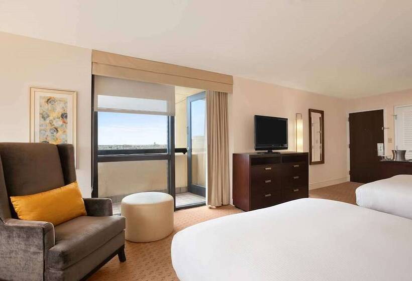 Номер Стандарт 2 Двуспальные Кровати, Hilton Miami Airport Blue Lagoon