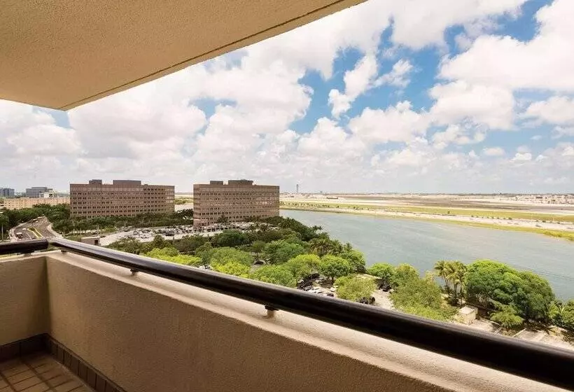 ２ダブルベッドのスタンダードルーム, Hilton Miami Airport Blue Lagoon
