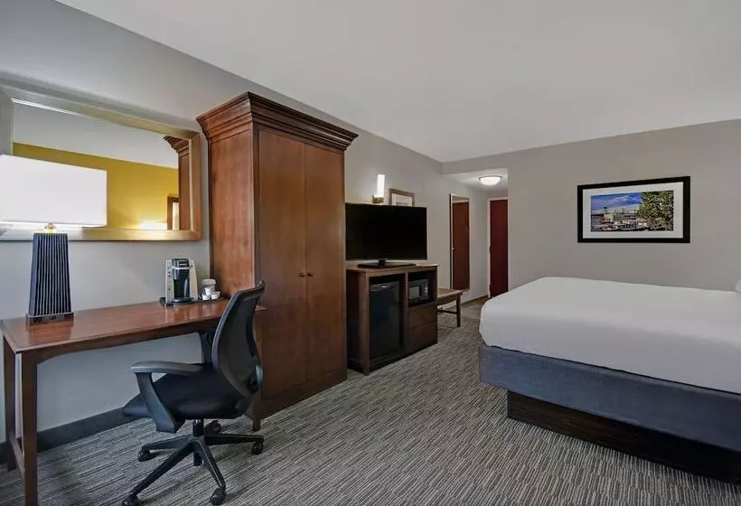 Standard-huone, Holiday Inn Express & Suites Cincinnati Riverfront, An Ihg