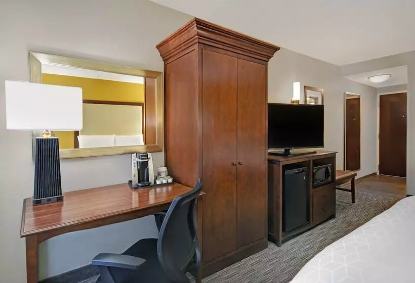 Standard-huone, Holiday Inn Express & Suites Cincinnati Riverfront, An Ihg