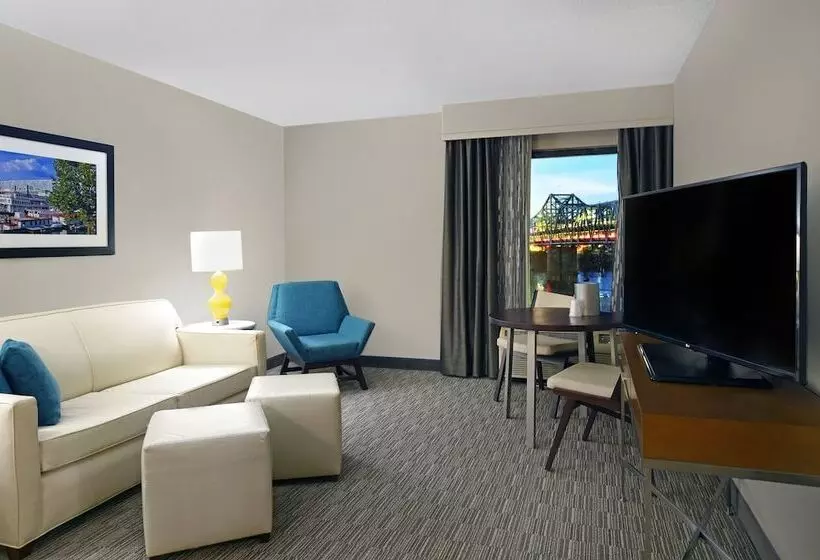 Sviitti Liikuntarajoitteisille, Holiday Inn Express & Suites Cincinnati Riverfront, An Ihg