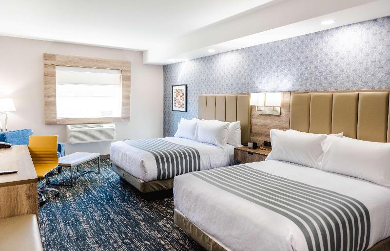 מיטת קינג בסוויטה, Sleep Inn & Suites