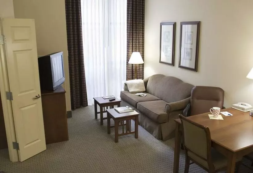 スイート, Staybridge Suites Memphis Poplar Ave East, An Ihg