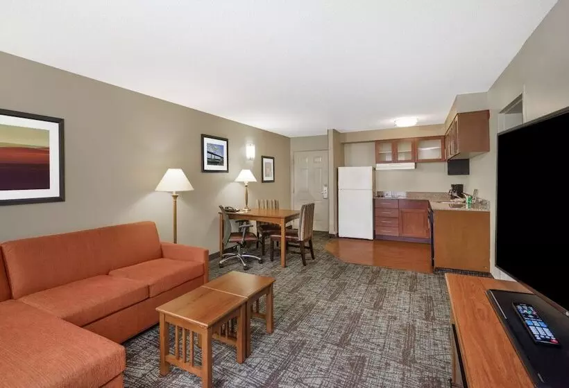 スイート, Staybridge Suites Memphis Poplar Ave East, An Ihg