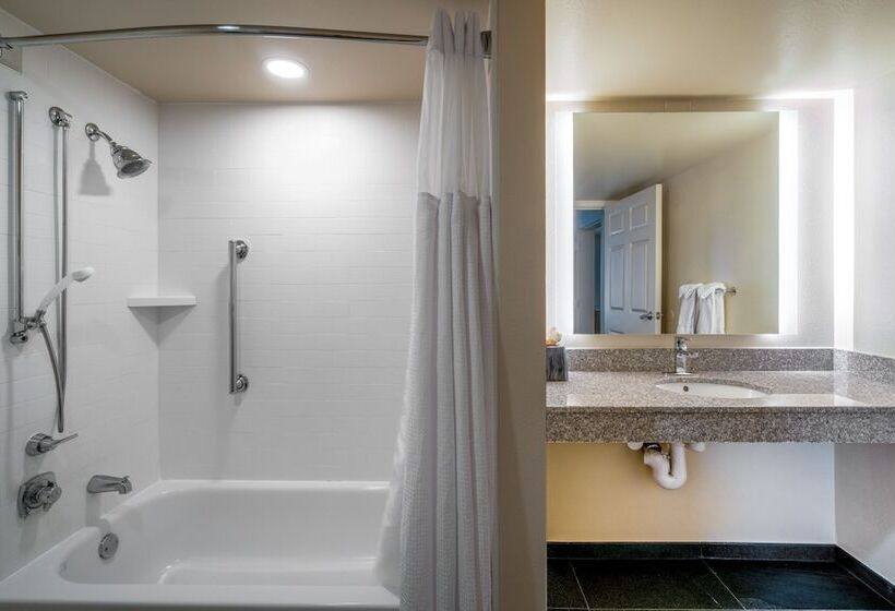 جناح لذوى الاحتياجات الخاصة, Staybridge Suites Memphis Poplar Ave East, An Ihg