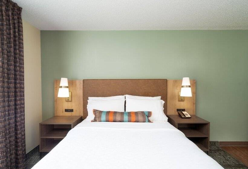 جناح لذوى الاحتياجات الخاصة, Staybridge Suites Memphis Poplar Ave East, An Ihg