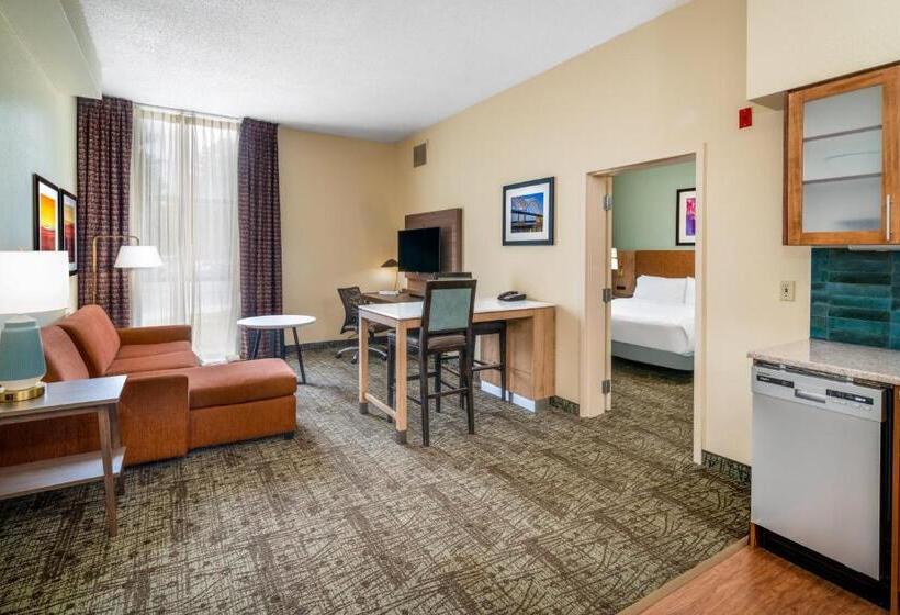جناح لذوى الاحتياجات الخاصة, Staybridge Suites Memphis Poplar Ave East, An Ihg