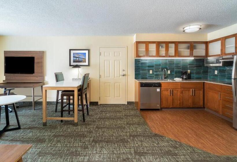 جناح, Staybridge Suites Memphis Poplar Ave East, An Ihg