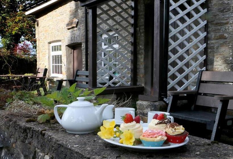 Bungalow Sandard, Swansea Valley Holiday Cottages