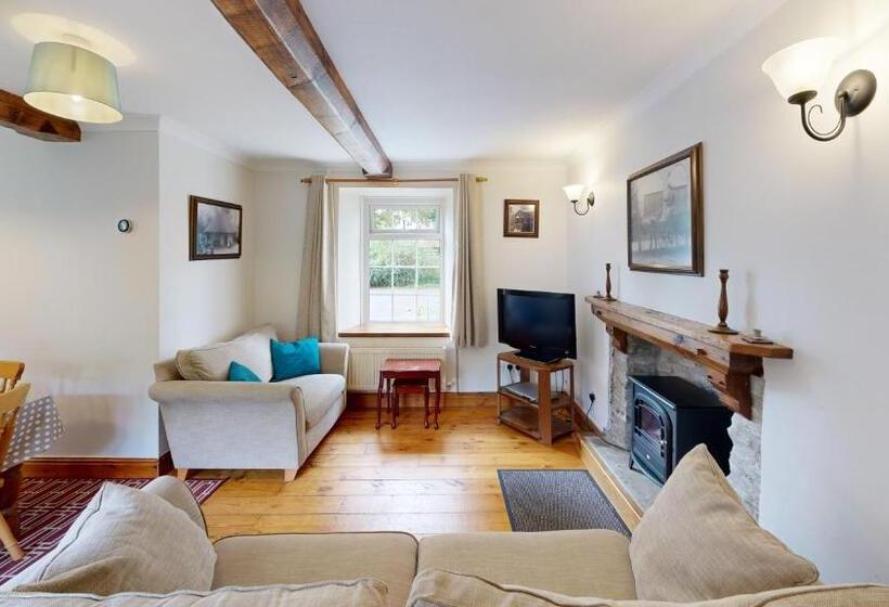 Cabana Deluxe, Swansea Valley Holiday Cottages